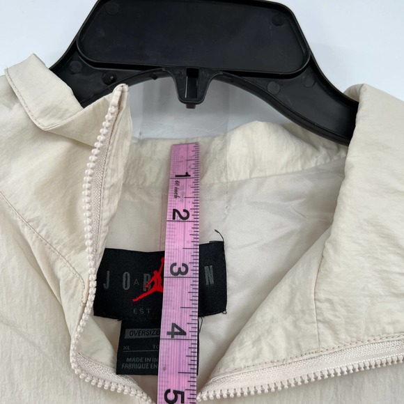 Jordan Women's Essential's Lightweight Overweight Jacket in Light Orewood Brown - Picture 9 of 11